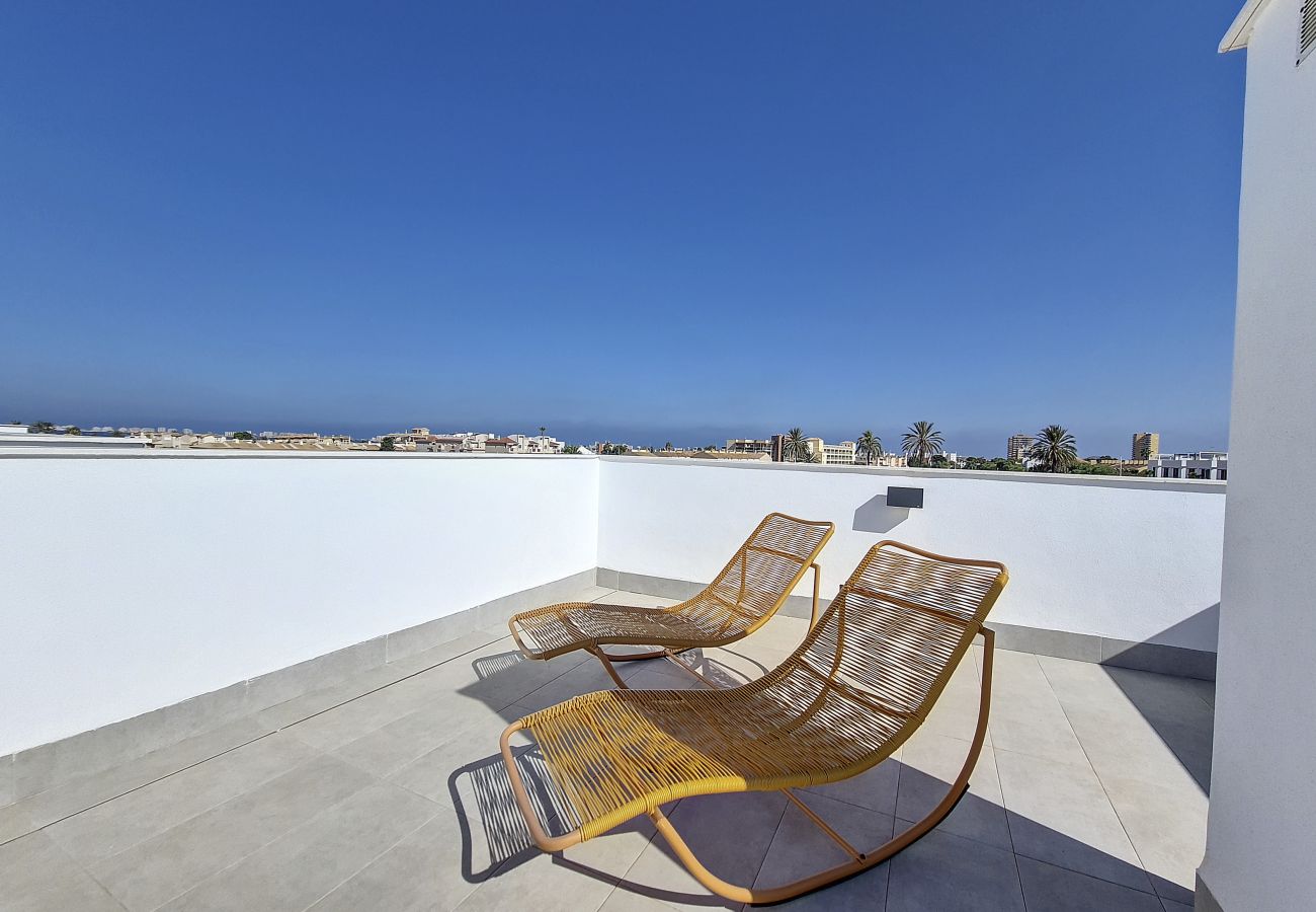 Apartment in Mar de Cristal - Penthouse apartment with pool and sea views