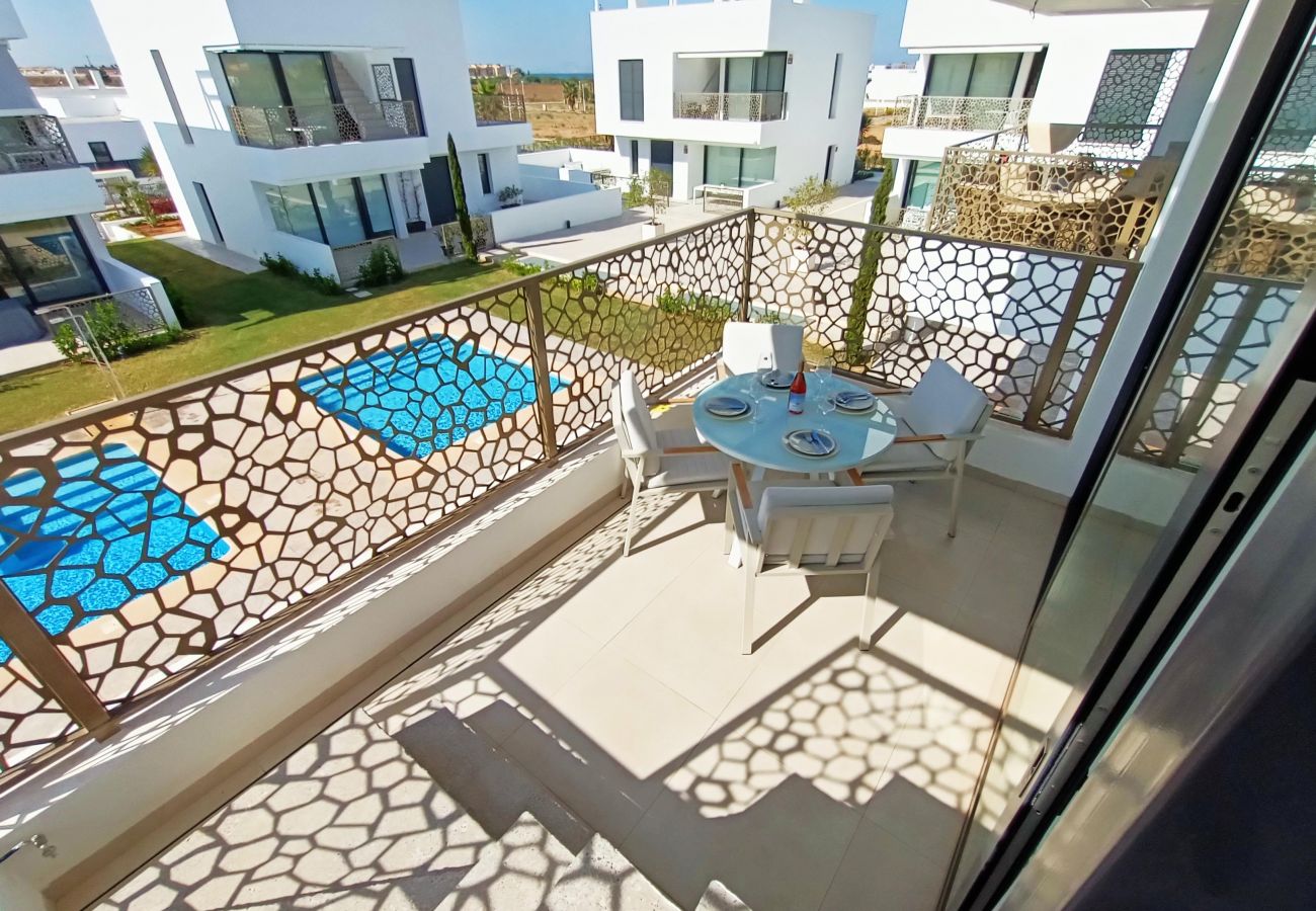 Apartment in Mar de Cristal - Penthouse apartment with pool and sea views