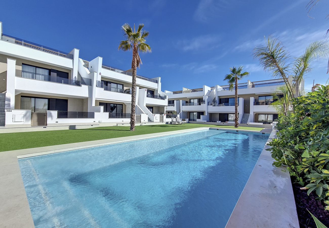 Apartment in San Pedro del Pinatar - Penthouse apartment with pool, parking and Wi-Fi