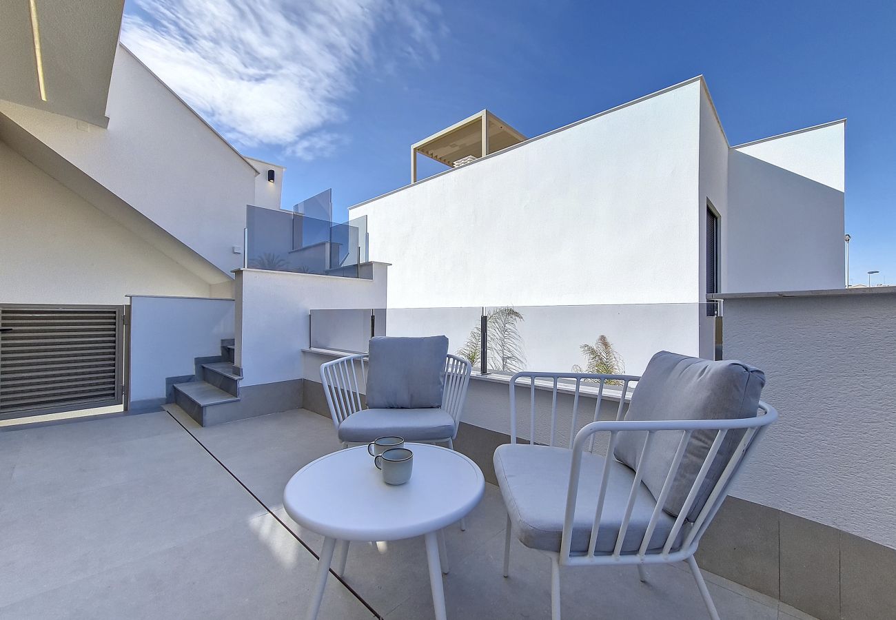Apartment in San Pedro del Pinatar - Penthouse apartment with pool, parking and Wi-Fi