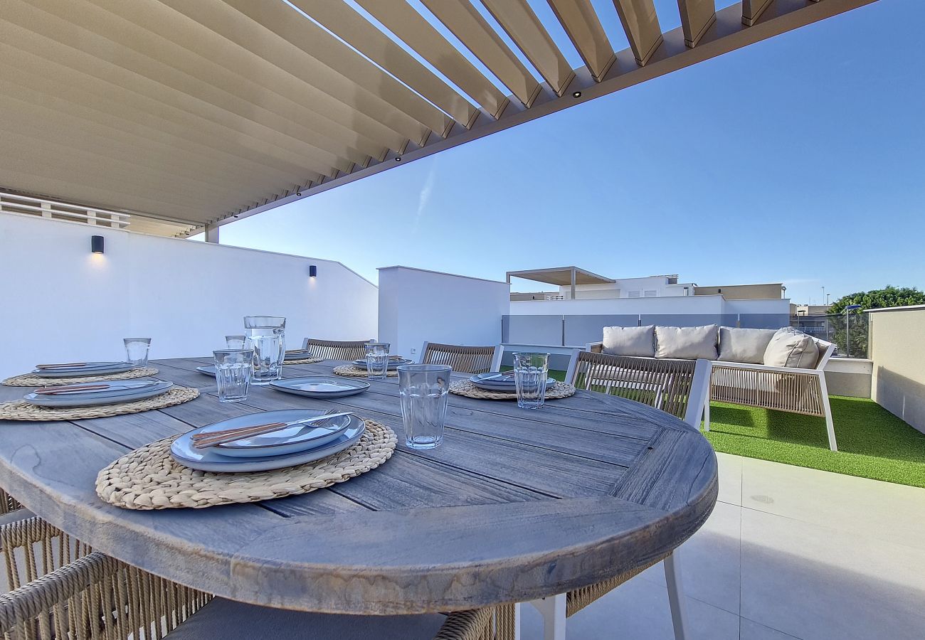 Apartment in San Pedro del Pinatar - Penthouse apartment with pool, parking and Wi-Fi