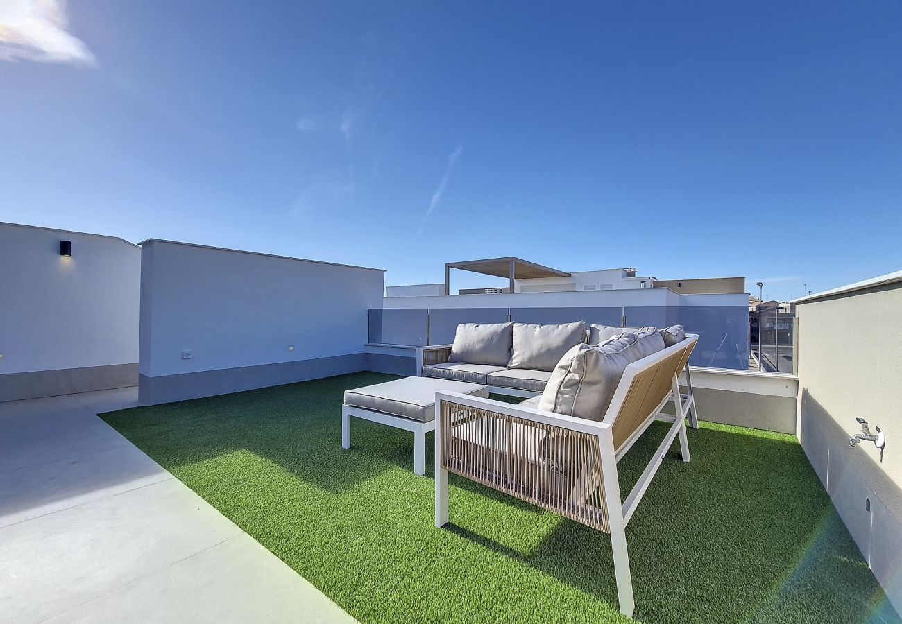 Apartment in San Pedro del Pinatar - Penthouse apartment with pool, parking and Wi-Fi