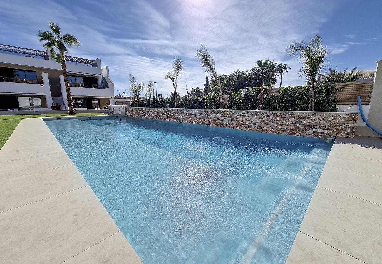 Apartment in San Pedro del Pinatar - Penthouse apartment with pool, parking and Wi-Fi