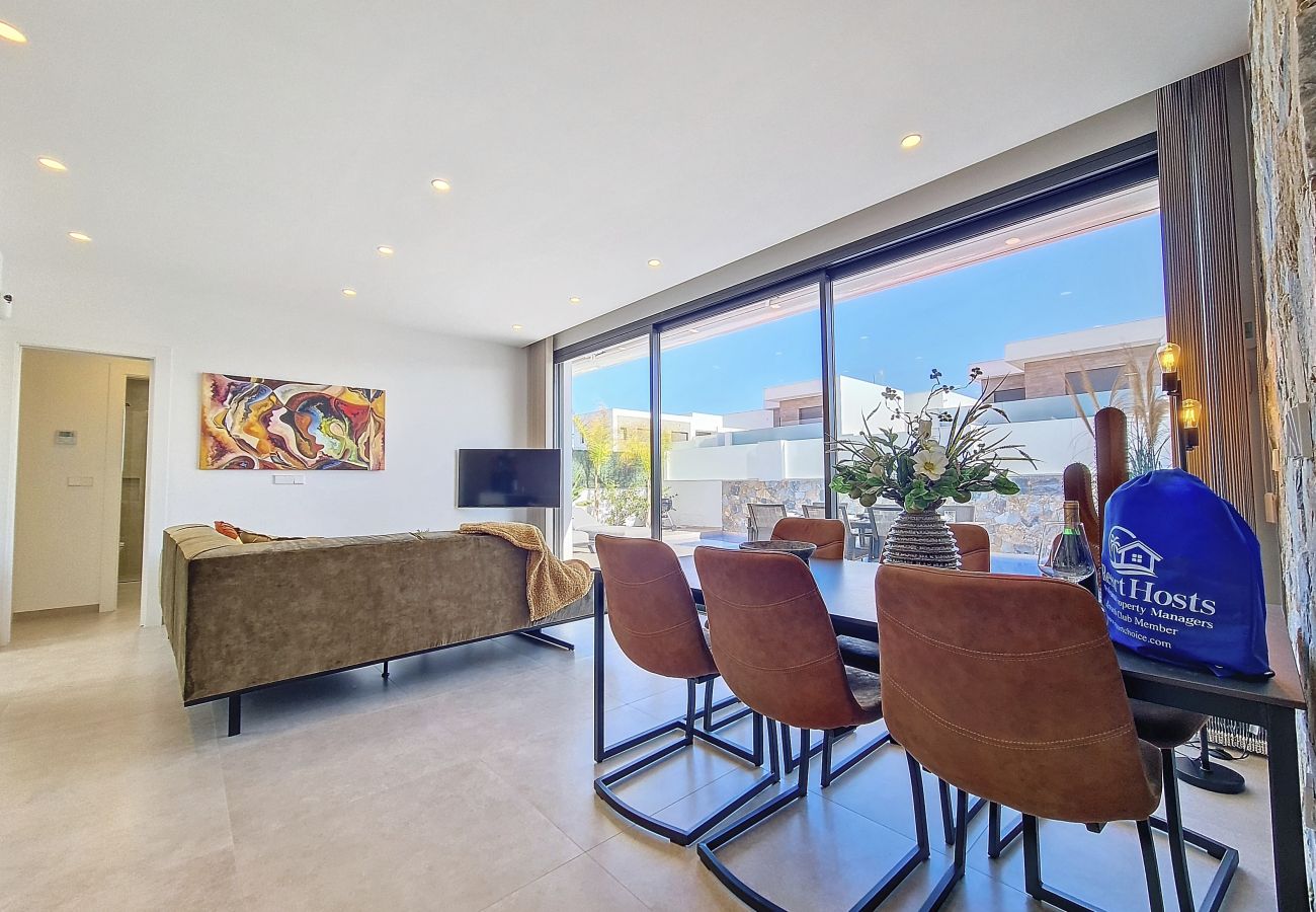 Villa in Santiago de la Ribera - Villa with private pool, and terrace, Wi-Fi and BBQ