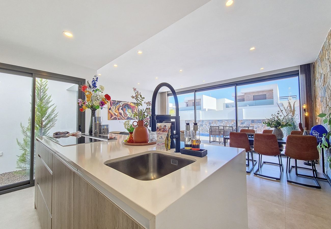 Villa in Santiago de la Ribera - Villa with private pool, and terrace, Wi-Fi and BBQ