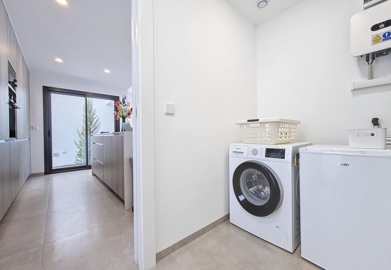 Villa in Santiago de la Ribera - Villa with private pool, and terrace, Wi-Fi and BBQ