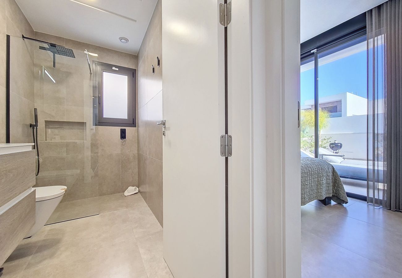 Villa in Santiago de la Ribera - Villa with private pool, and terrace, Wi-Fi and BBQ