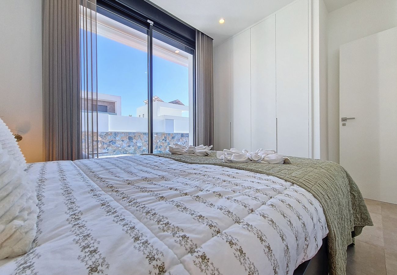 Villa in Santiago de la Ribera - Villa with private pool, and terrace, Wi-Fi and BBQ