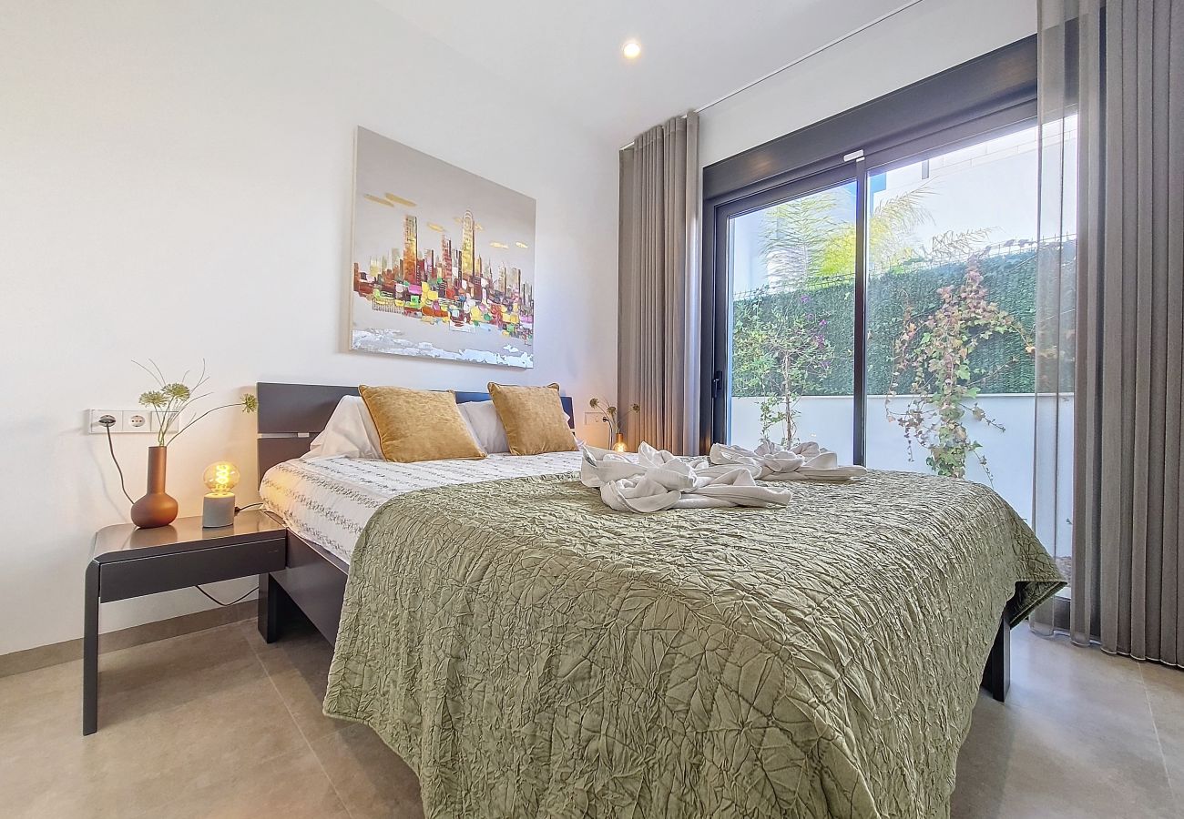 Villa in Santiago de la Ribera - Villa with private pool, and terrace, Wi-Fi and BBQ
