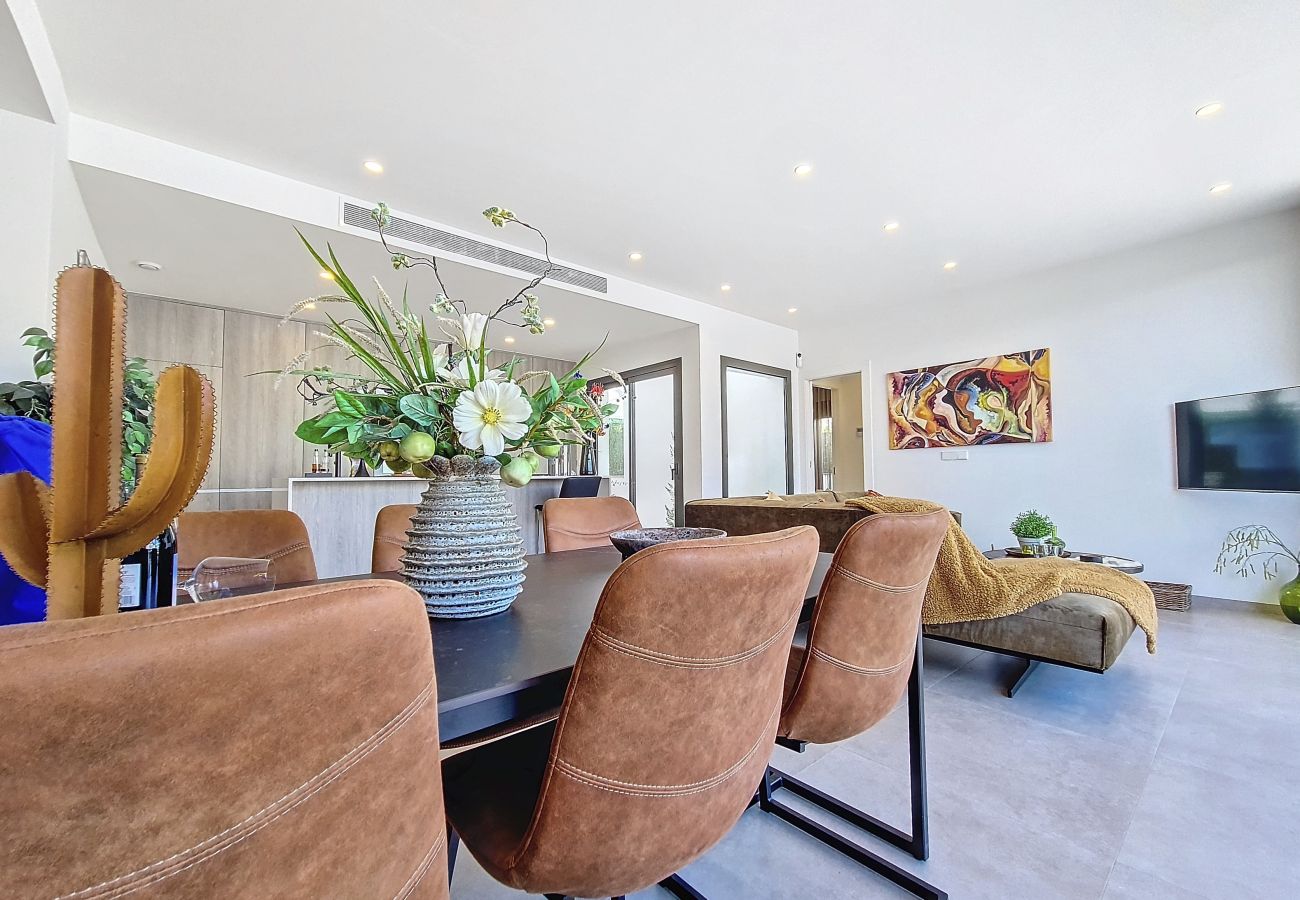 Villa in Santiago de la Ribera - Villa with private pool, and terrace, Wi-Fi and BBQ