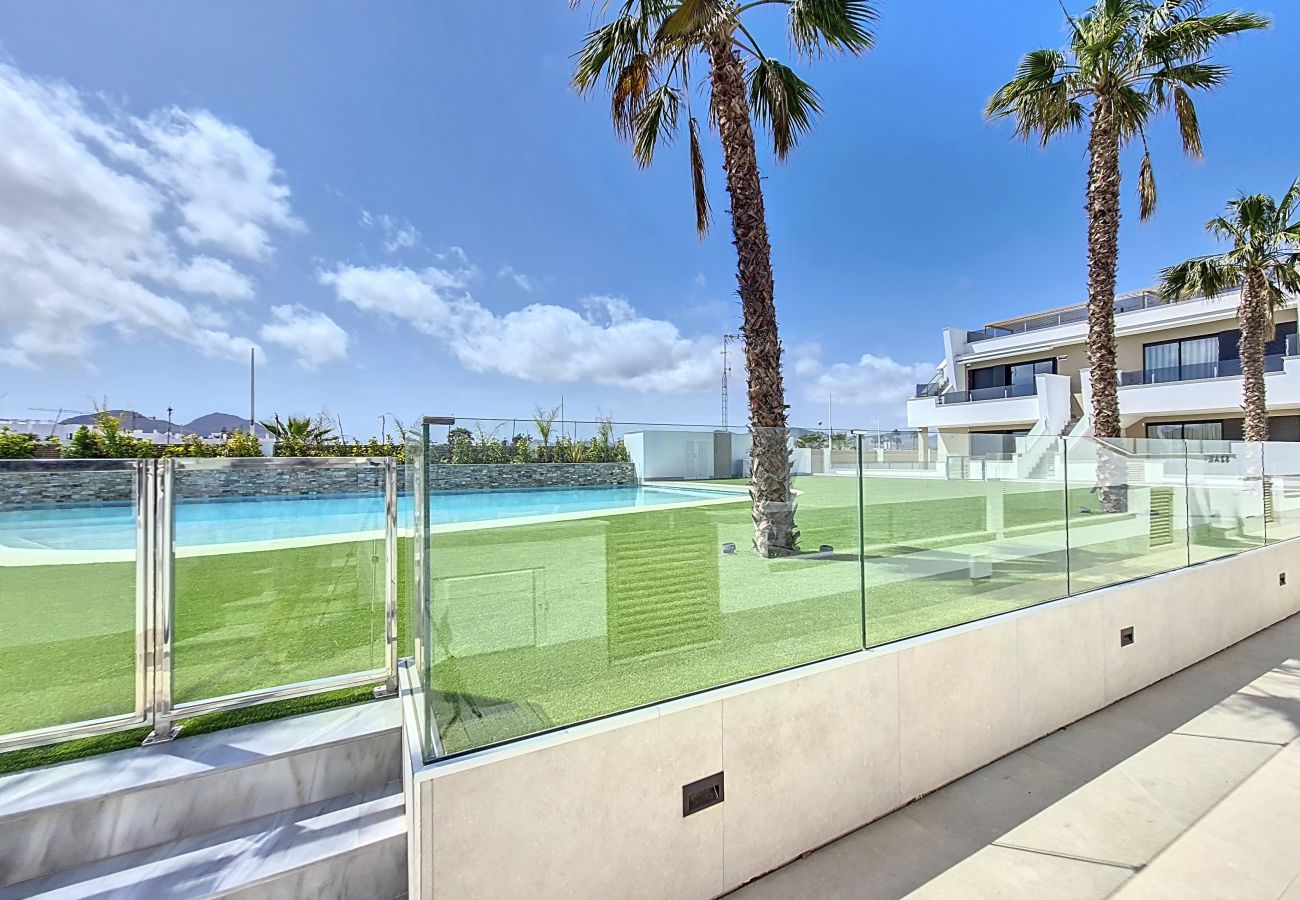 Apartment in Mar de Cristal - Poolside apartment, close to the beach