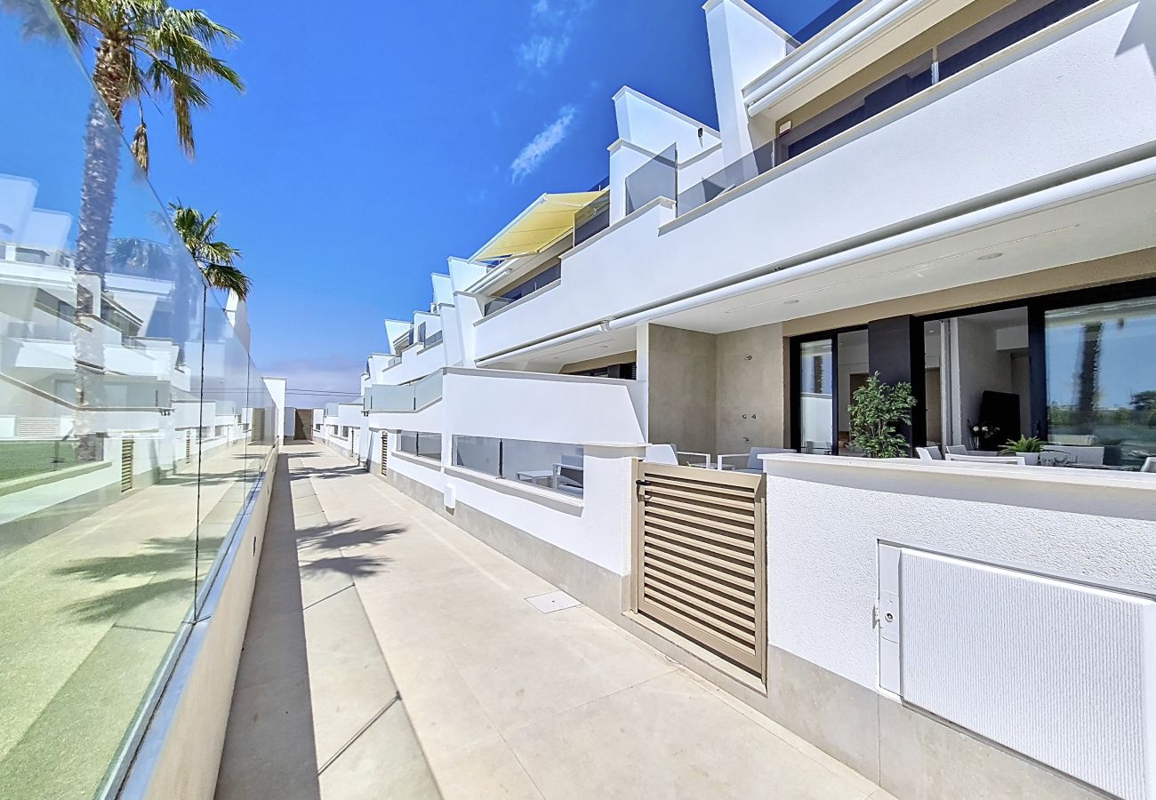 Apartment in Mar de Cristal - Poolside apartment, close to the beach