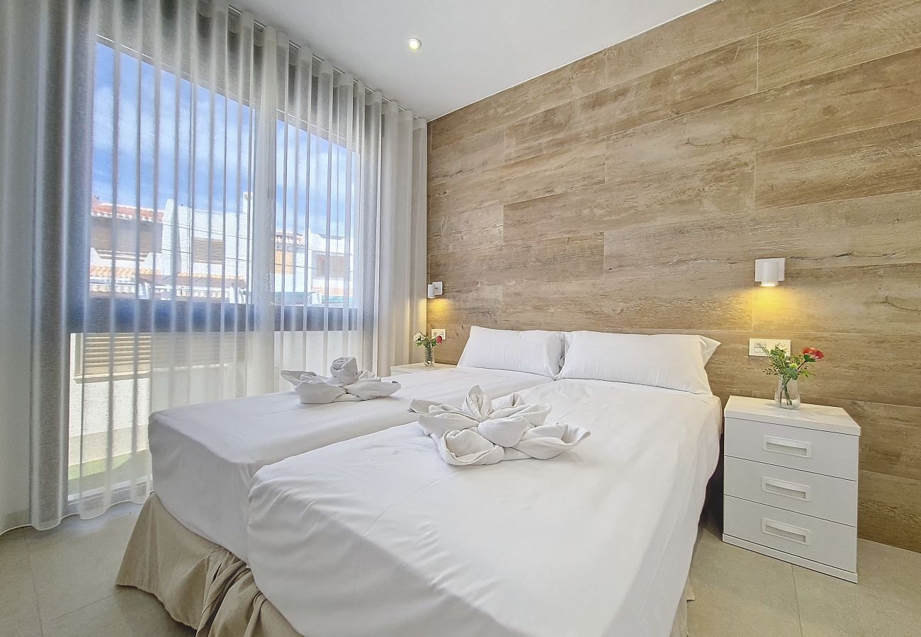 Apartment in Mar de Cristal - Poolside apartment, close to the beach