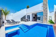 Moderna villa de lujo en San Javier con piscina privada en alquiler