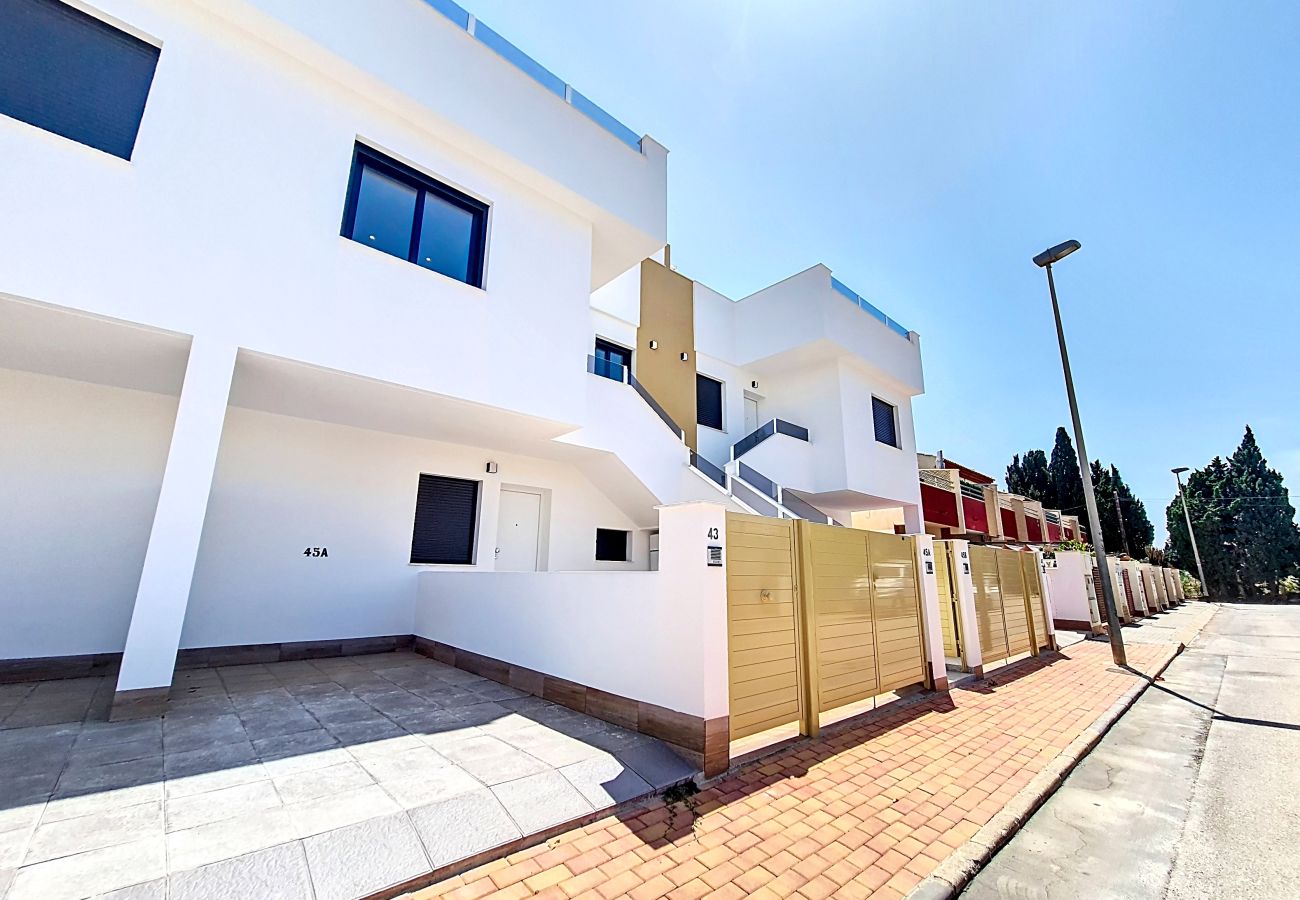 Apartment in San Pedro del Pinatar - Penthouse apartment, roof terrace and pool