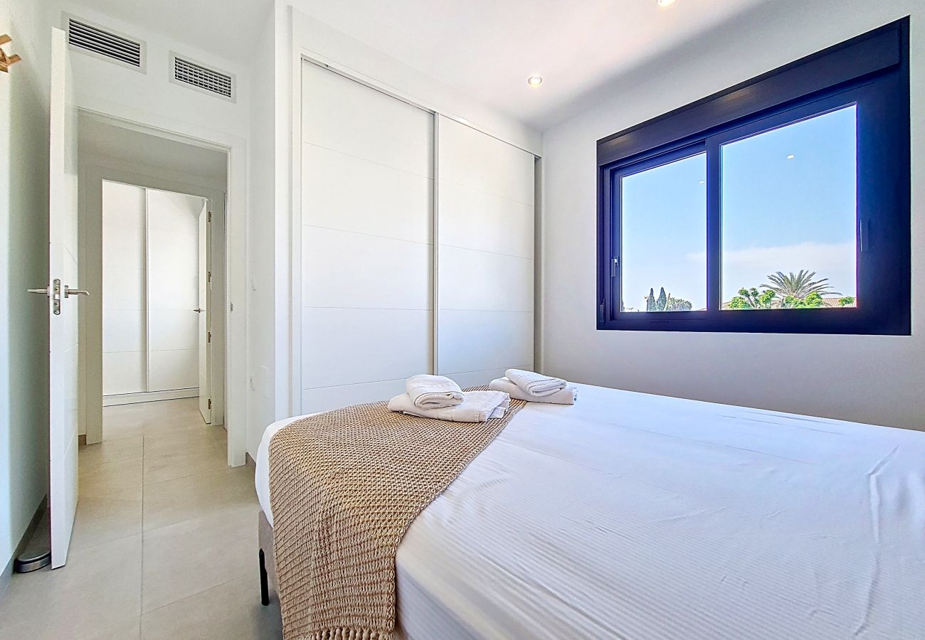 Apartment in San Pedro del Pinatar - Penthouse apartment, roof terrace and pool