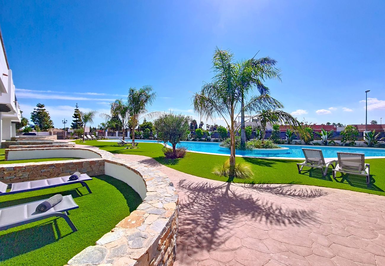 Apartment in Los Alcazares - South-Facing Ground Floor Apartment by the Pool