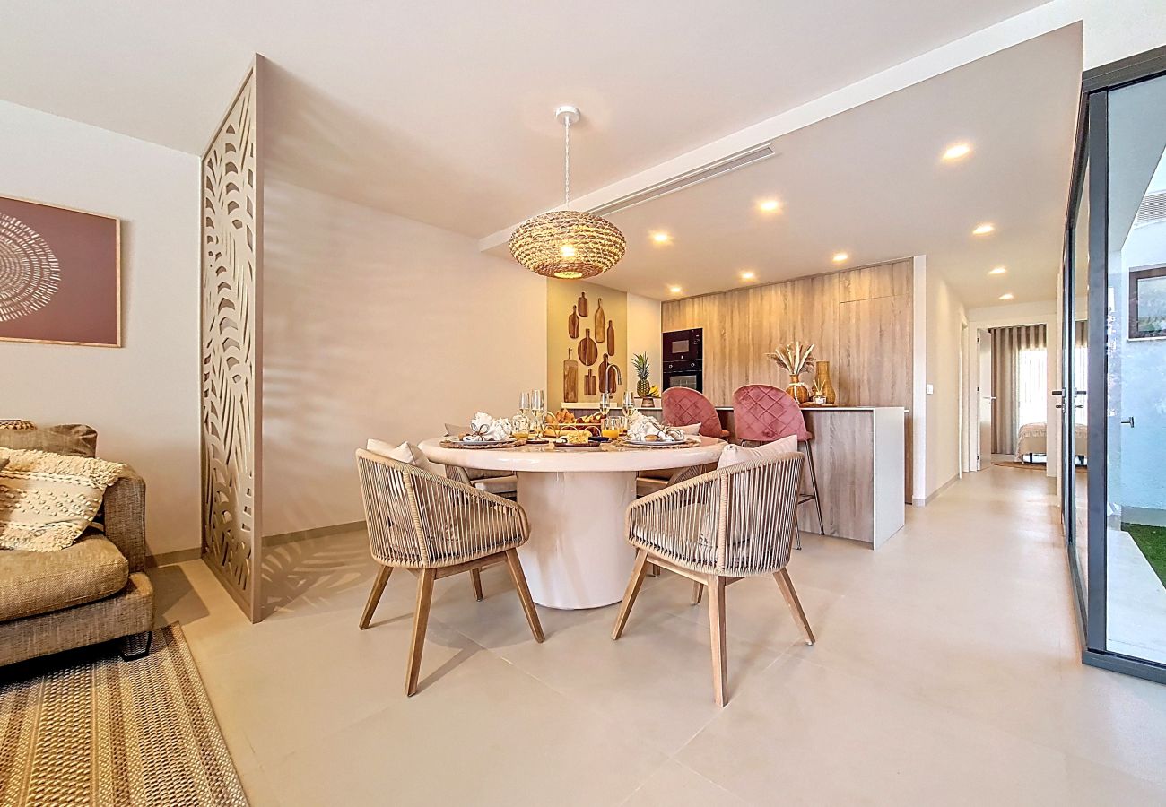 Apartment in Los Alcazares - Exclusive Ground Floor Apartment by the Pool