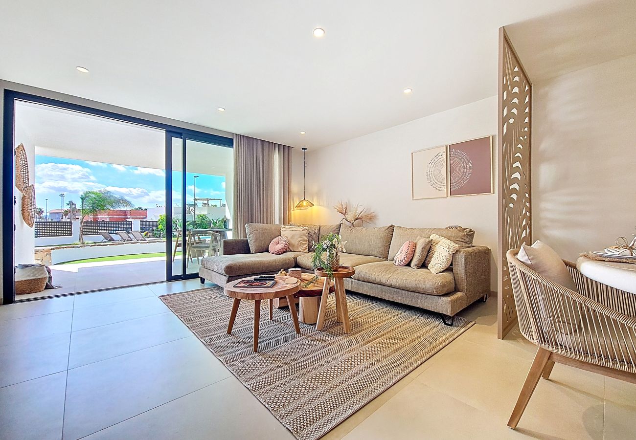 Apartment in Los Alcazares - Exclusive Ground Floor Apartment by the Pool