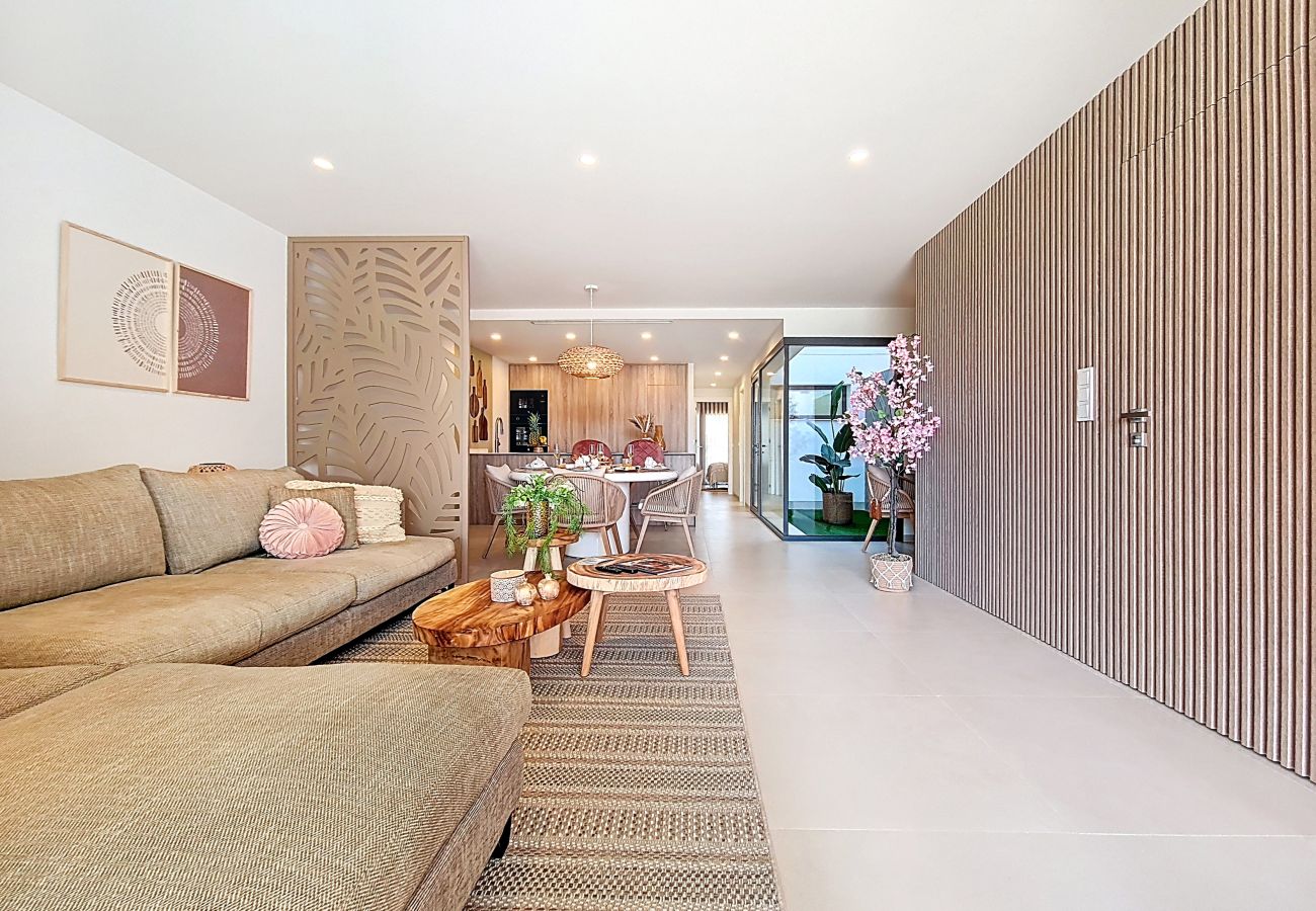 Apartment in Los Alcazares - Exclusive Ground Floor Apartment by the Pool