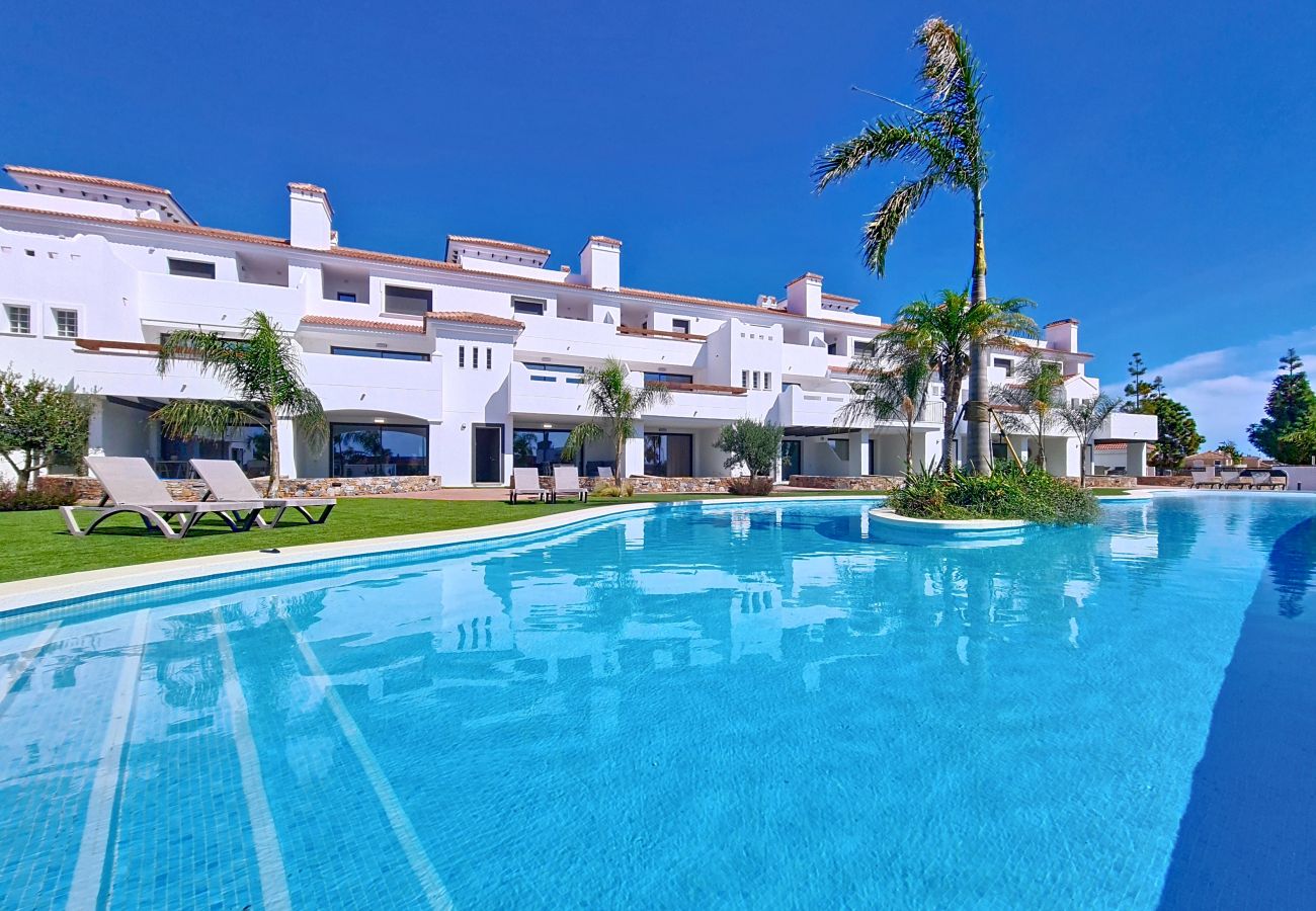 Apartment in Los Alcazares - Poolside Luxury Ground Floor Apartment