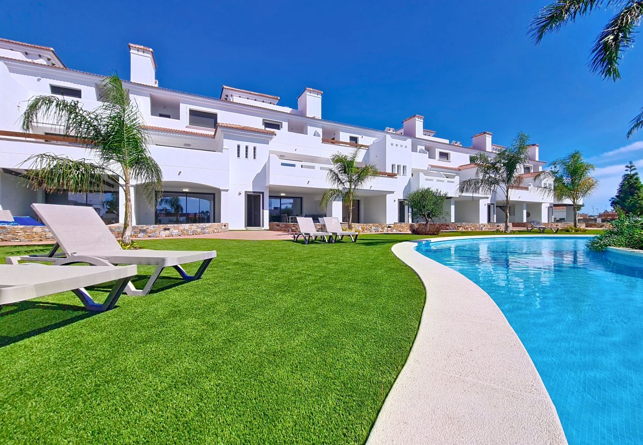 Apartment in Los Alcazares - Poolside Luxury Ground Floor Apartment