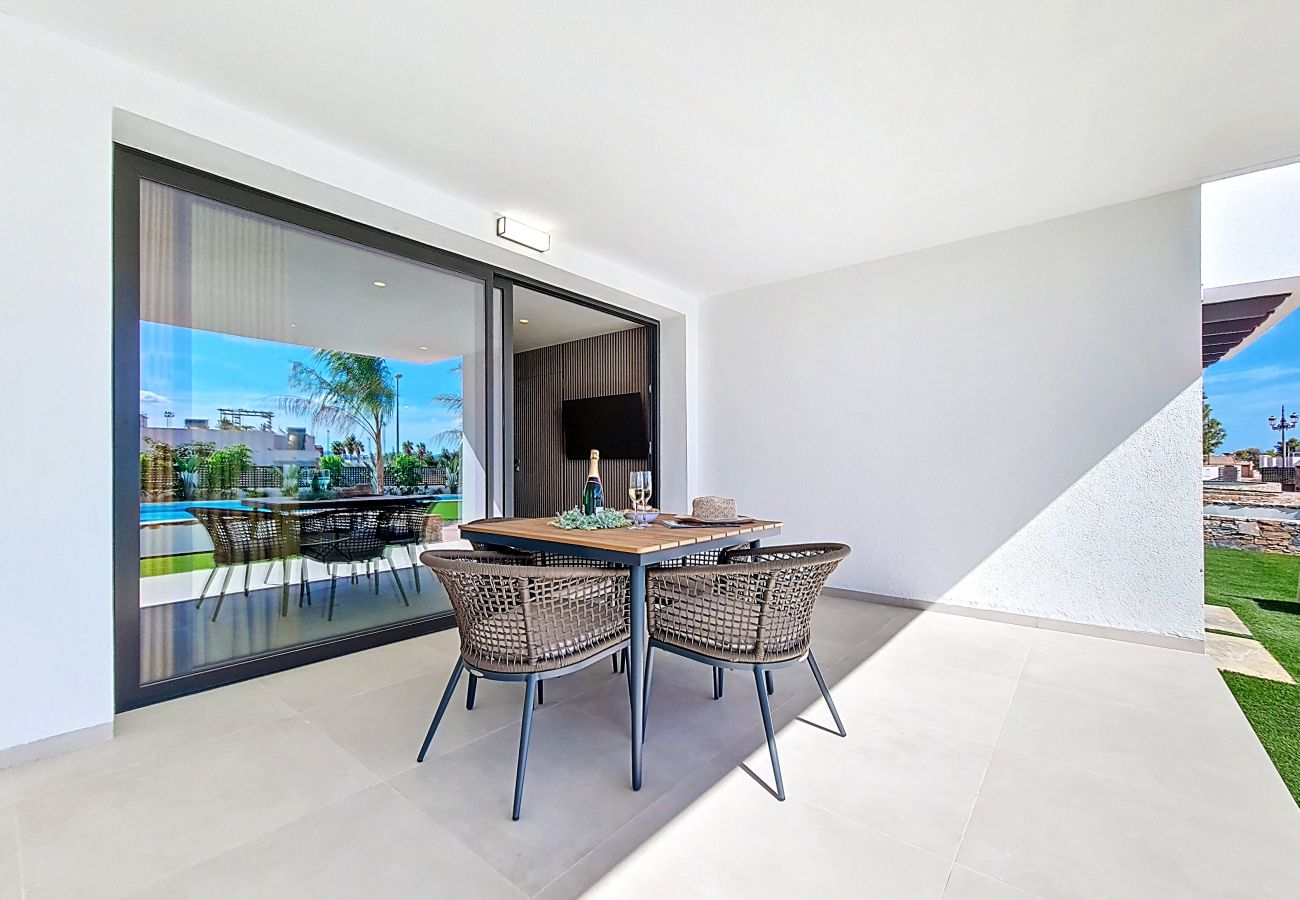 Apartment in Los Alcazares - Poolside Luxury Ground Floor Apartment