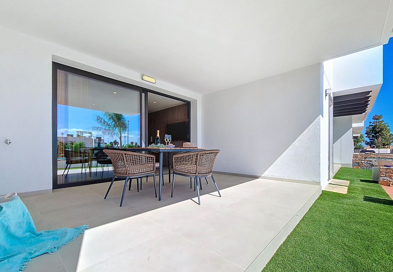 Apartment in Los Alcazares - Poolside Luxury Ground Floor Apartment