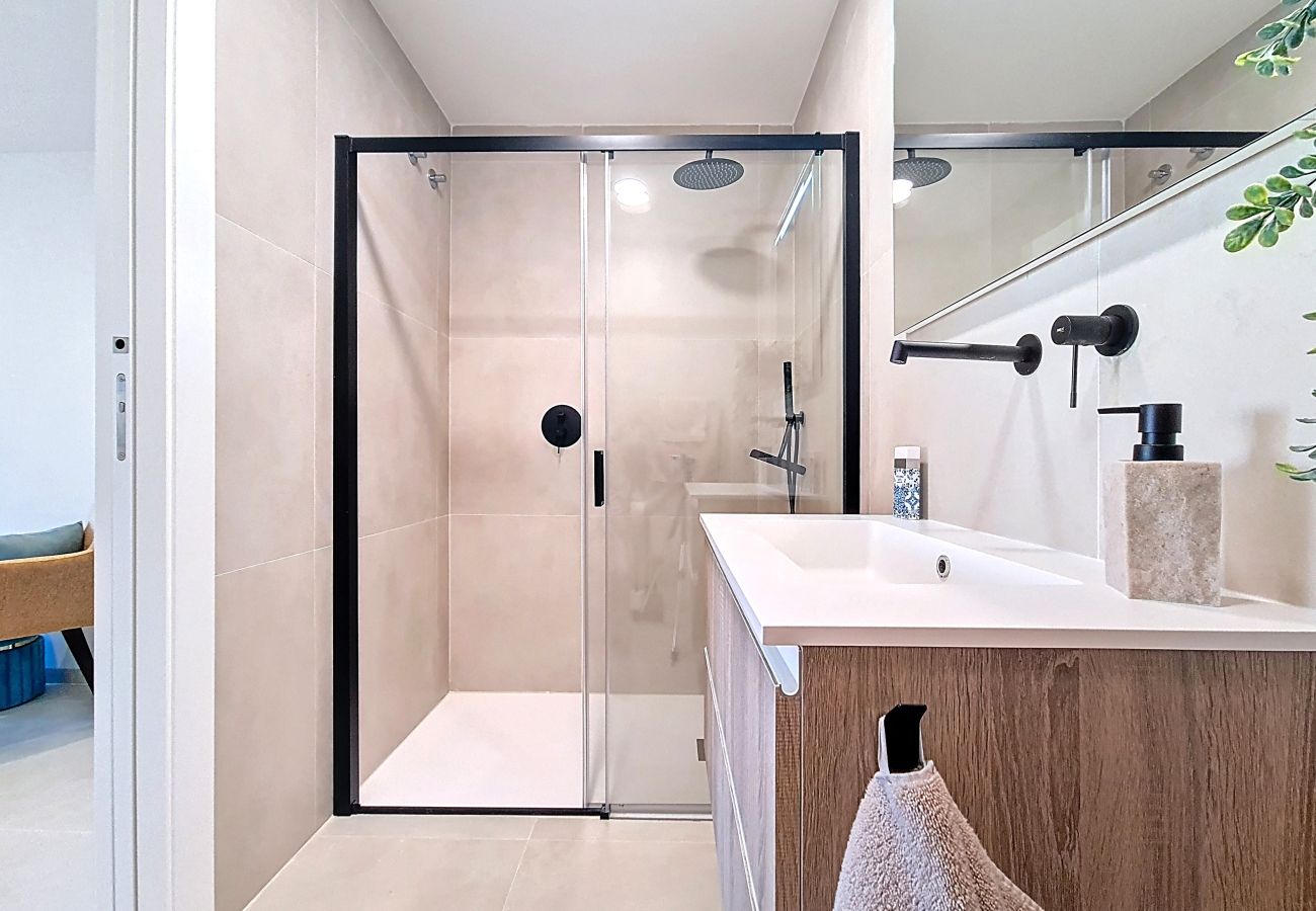 Apartment in Los Alcazares - Poolside Luxury Ground Floor Apartment