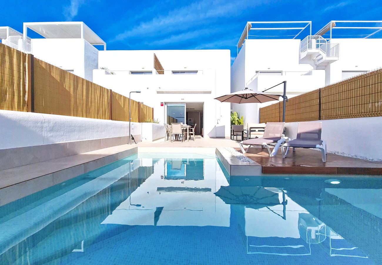 Villa in Los Alcazares - Villa with private pool and large patio