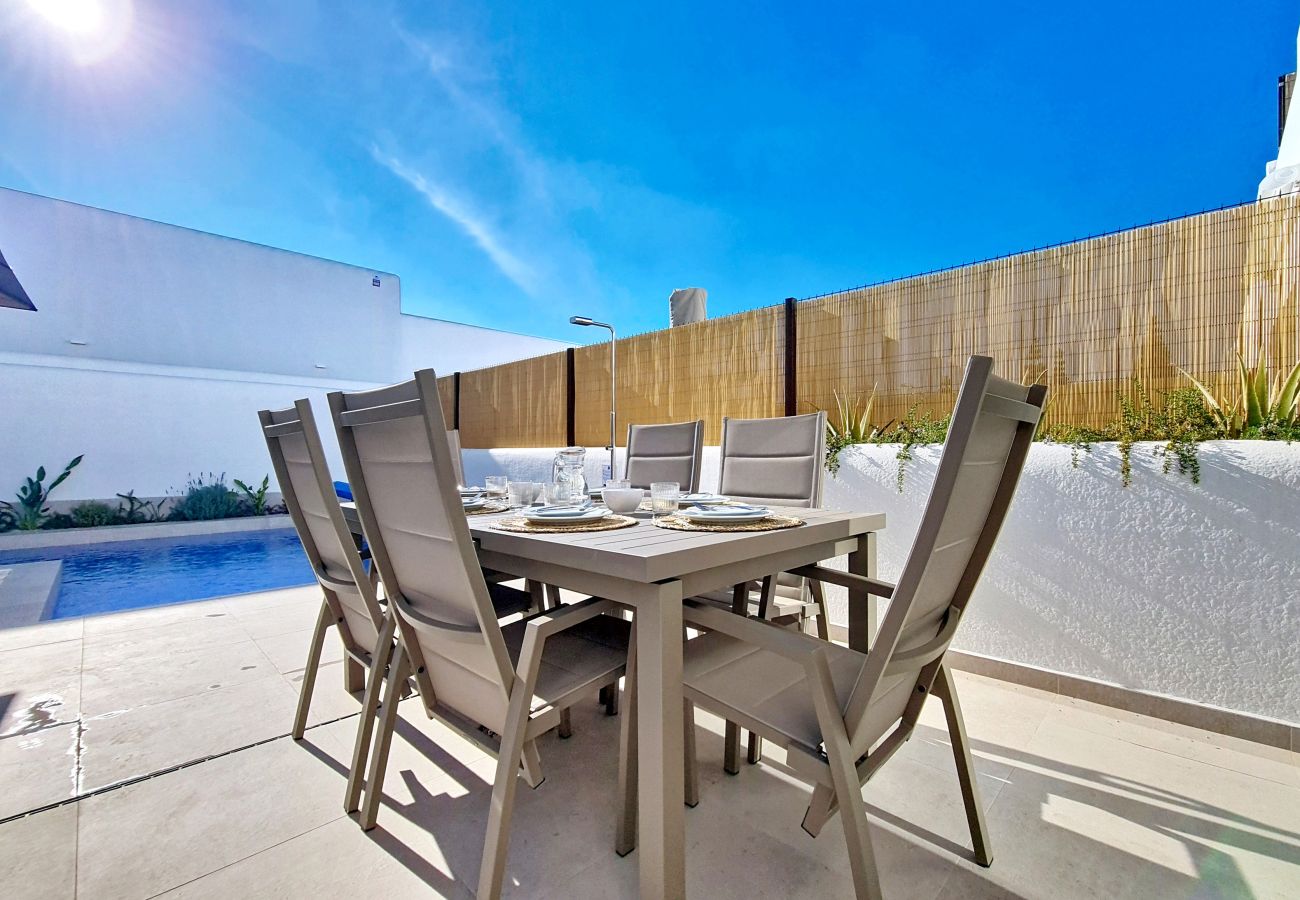 Villa in Los Alcazares - Villa with private pool, roof terrace and BBQ 