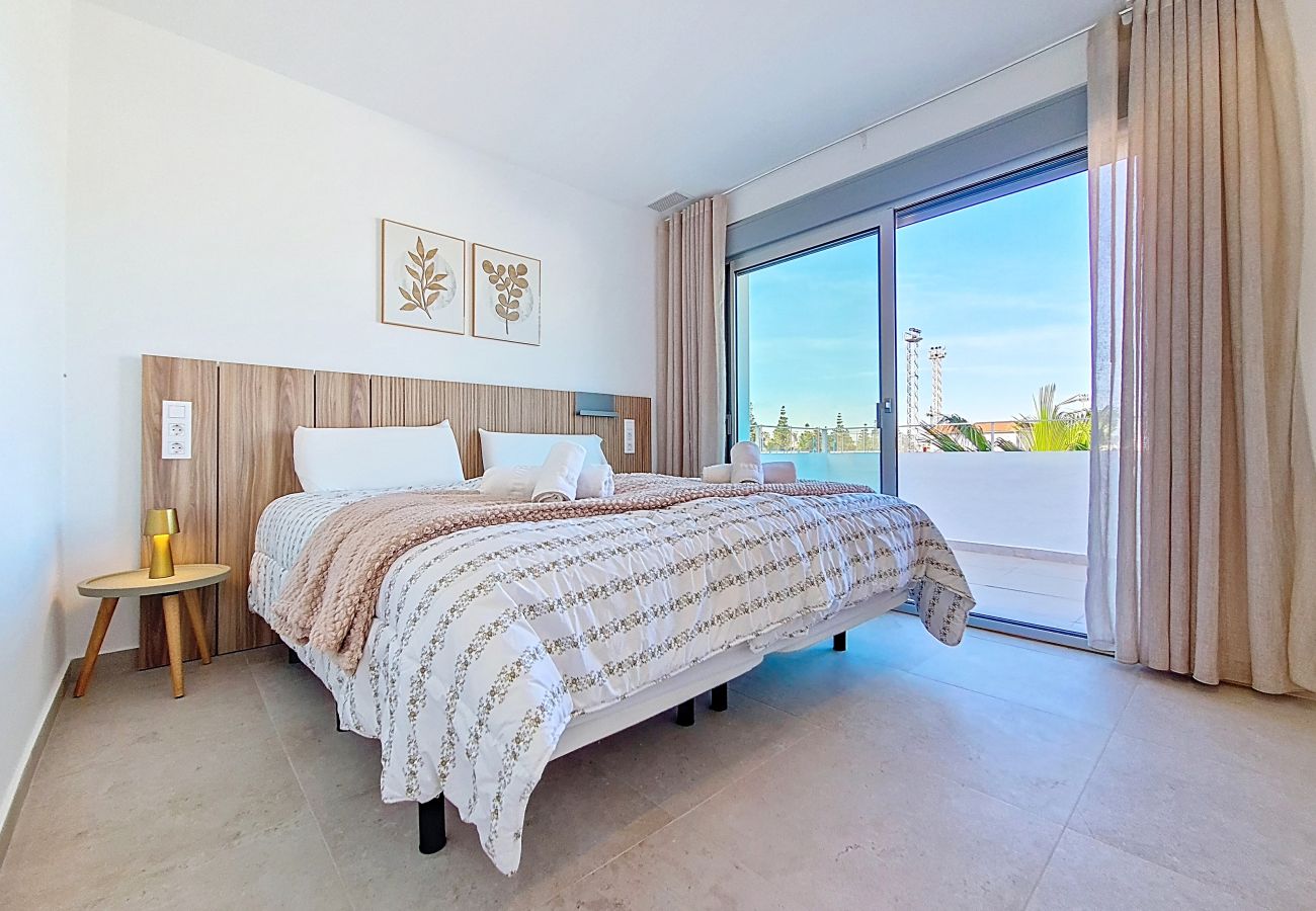 Villa in Los Alcazares - Villa with private pool, roof terrace and BBQ 