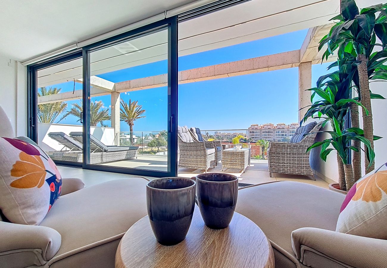 Apartment in Mar de Cristal - Bright Apartment with Expansive Poolside Balcony