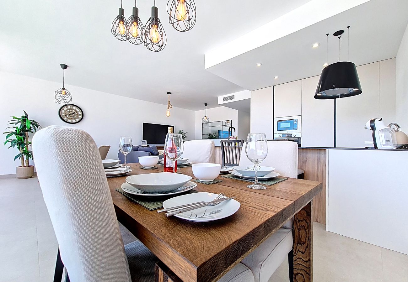 Apartment in Mar de Cristal - Bright Apartment with Expansive Poolside Balcony