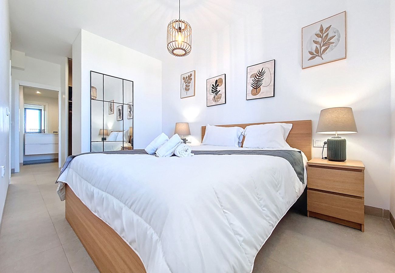 Apartment in Mar de Cristal - Bright Apartment with Expansive Poolside Balcony