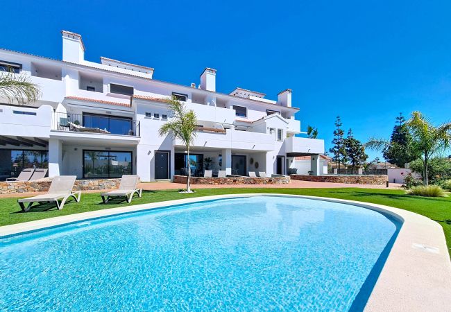 Apartment in Los Alcazares - Luxury Poolside Apartment • Terrace & Parking