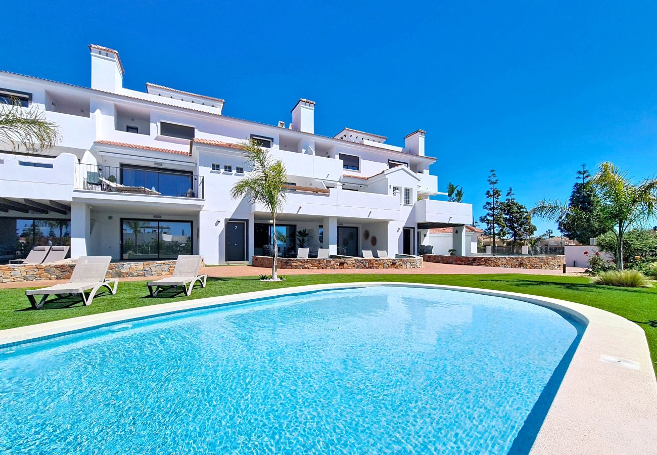 Modern 2-bedroom apartment with pool view in Los Alcazares near beach
