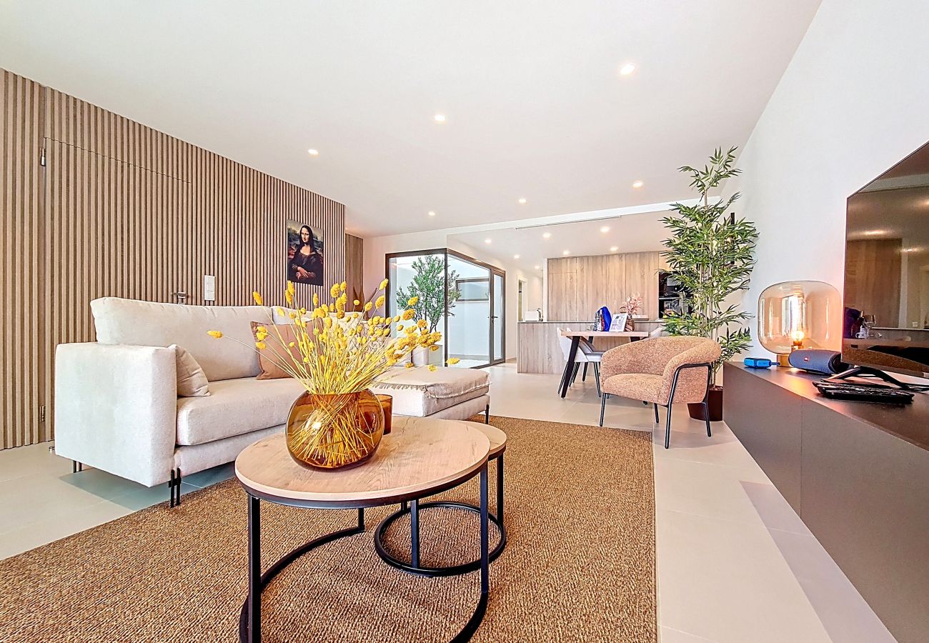 Apartment in Los Alcazares - Luxury Poolside Apartment • Terrace & Parking