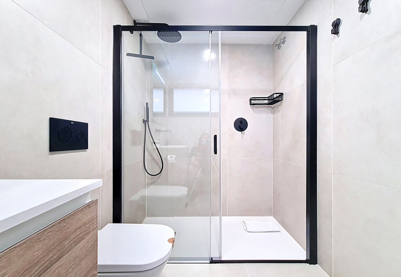 Apartment in Los Alcazares - Luxury Poolside Apartment • Terrace & Parking