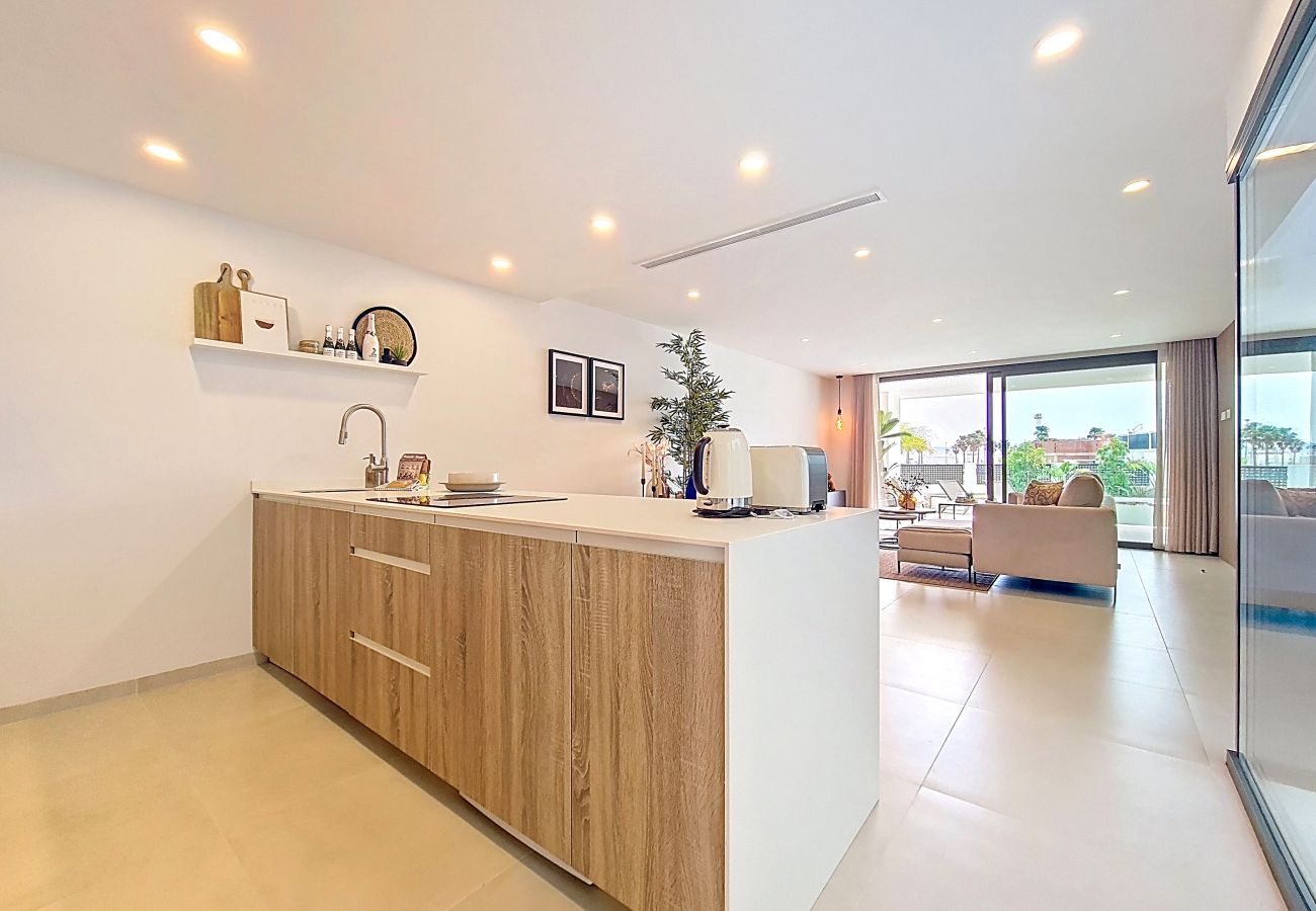 Apartment in Los Alcazares - Luxury Poolside Apartment • Terrace & Parking