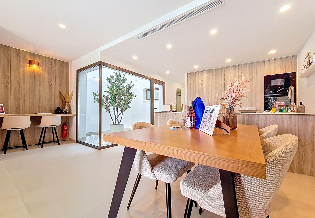 Apartment in Los Alcazares - Luxury Poolside Apartment • Terrace & Parking
