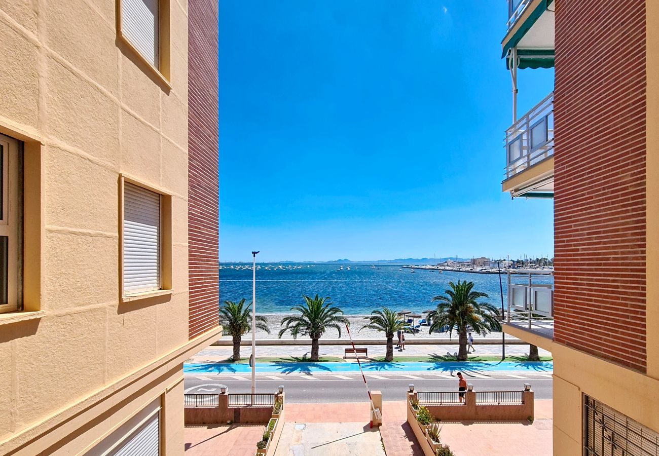 Apartment in San Pedro del Pinatar - Sea-view frontline apartment with balcony