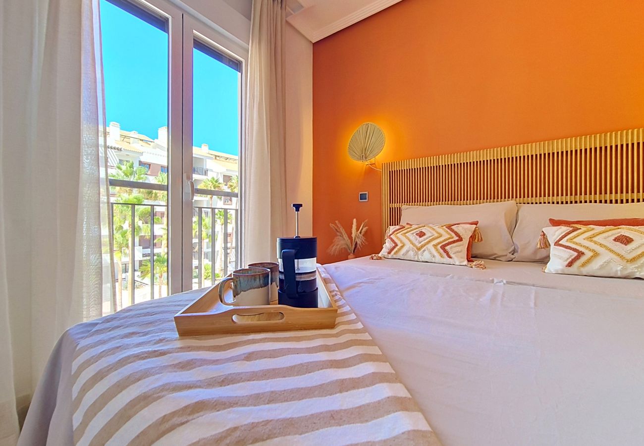 Apartment in Los Alcazares - Stylish Apartment with Balcony & Pool View