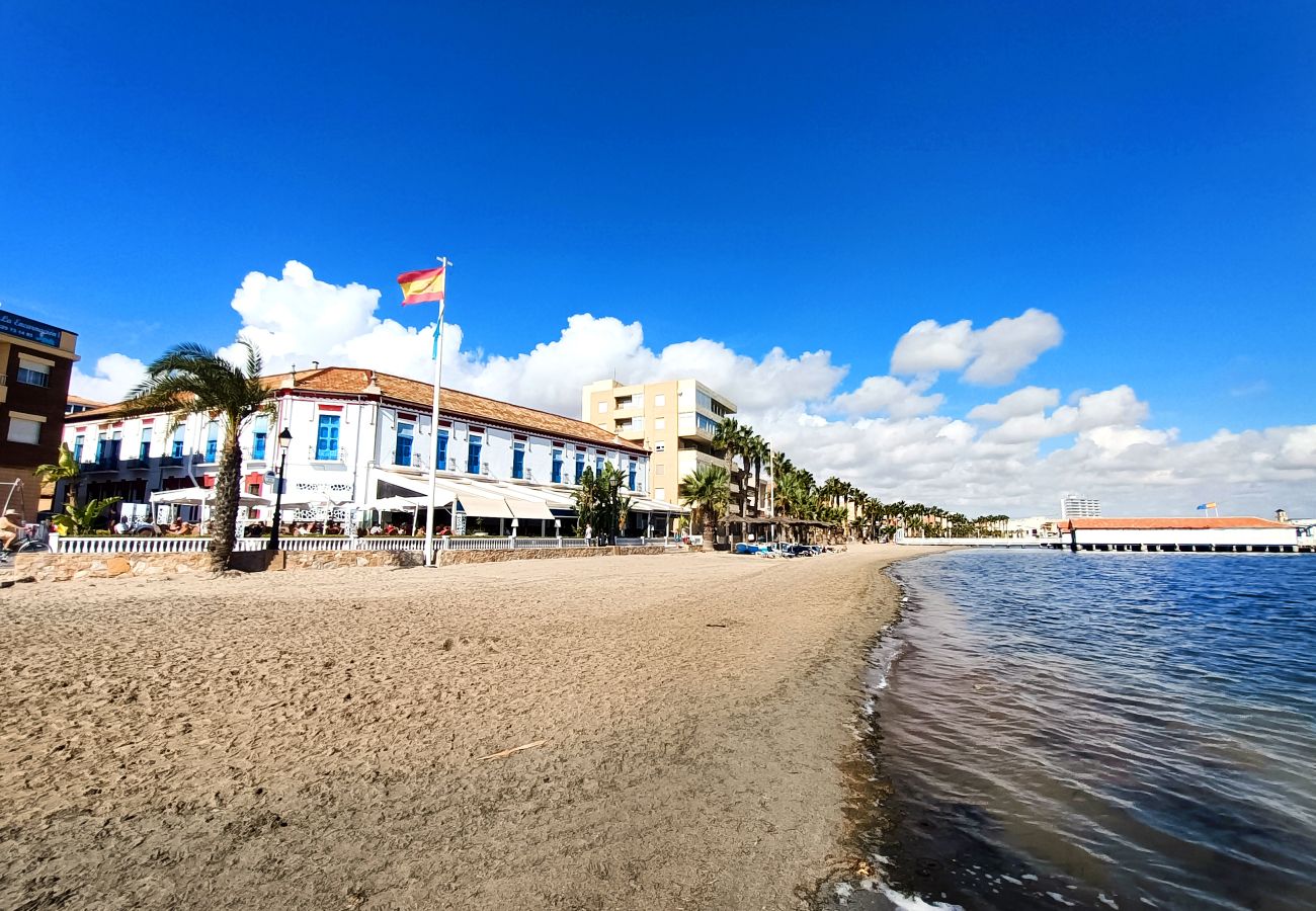 Apartment in Los Alcazares - Stylish Apartment with Balcony & Pool View