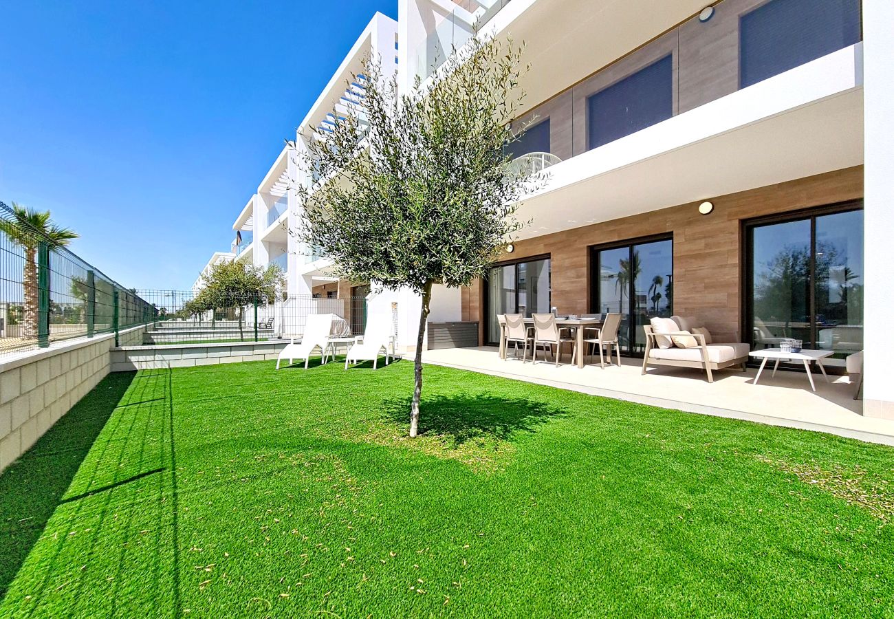 Apartment in Los Alcazares - Ground Floor Apt with Terrace & Pool Views