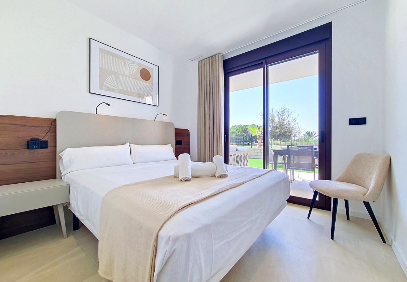 Apartment in Los Alcazares - Ground Floor Apt with Terrace & Pool Views