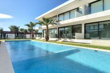 Appartement in Mar de Cristal - Modern, uitzicht op het zwembad, op het...