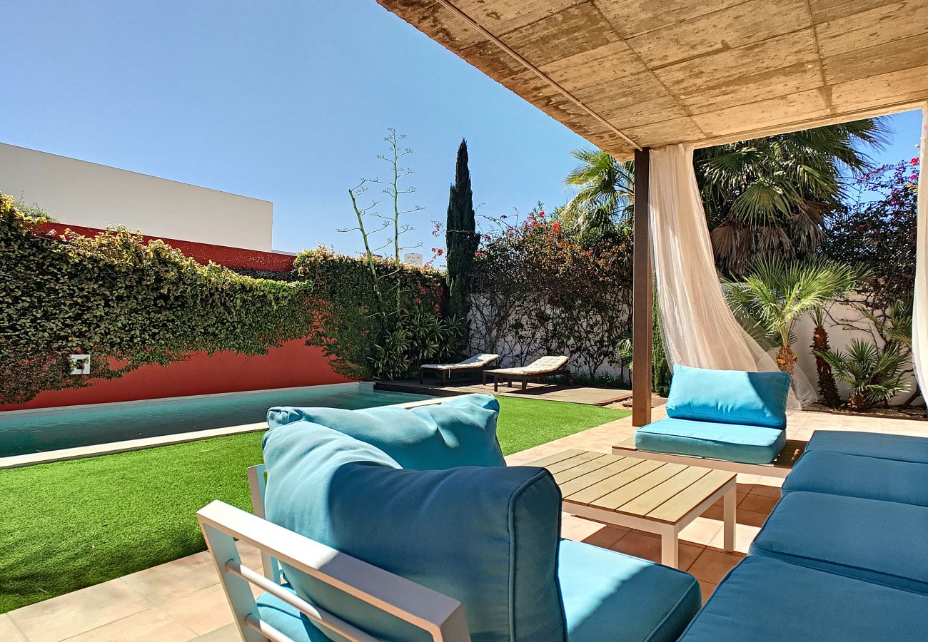 Villa in Mar de Cristal - Moderne villa met privézwembad en tuin