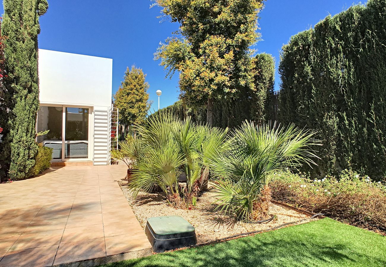 Villa in Mar de Cristal - Moderne villa met privézwembad en tuin