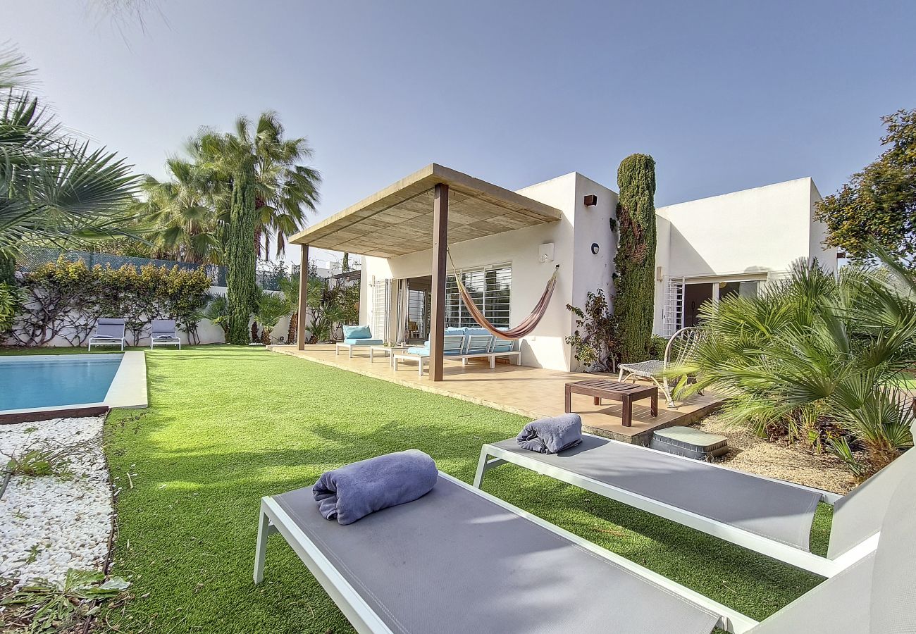 Villa in Mar de Cristal - Moderne villa met privézwembad en tuin
